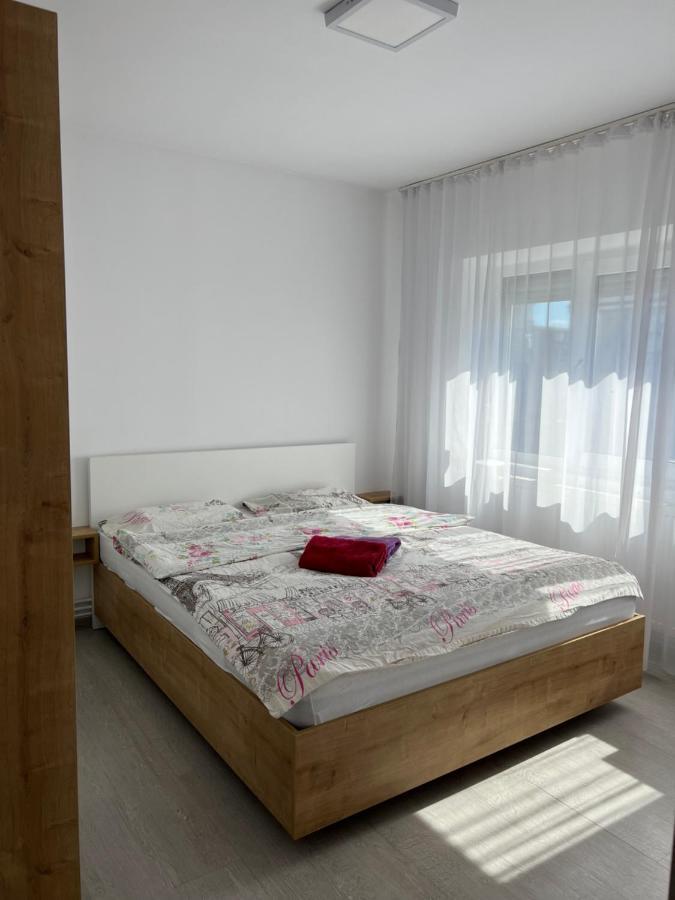 Nicola Flat Mall Appartement Arad